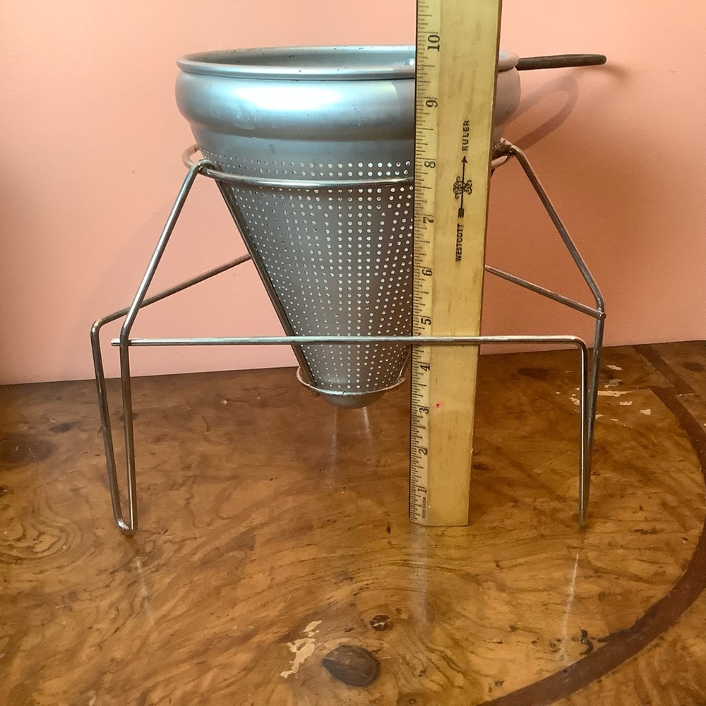Vintage Cone Sieve Tomato Strainer Colander Ricer Food 9.5 X 10”  No Pestle